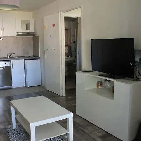Appartement Joli T2 3mn Mer. Proche Commodite Wifi Parking *