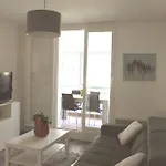 Appartement Joli T2 3mn Mer. Proche Commodité Wifi Parking