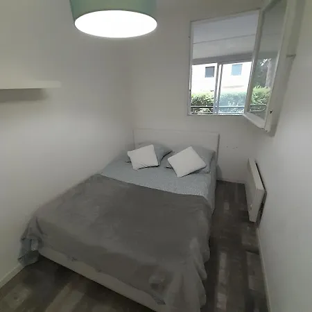 Appartement Joli T2 3mn Mer. Proche Commodité Wifi Parking *